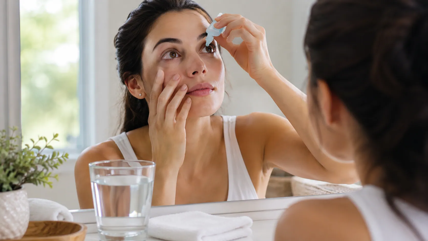 How to Make the Whites of Your Eyes Whiter Safely